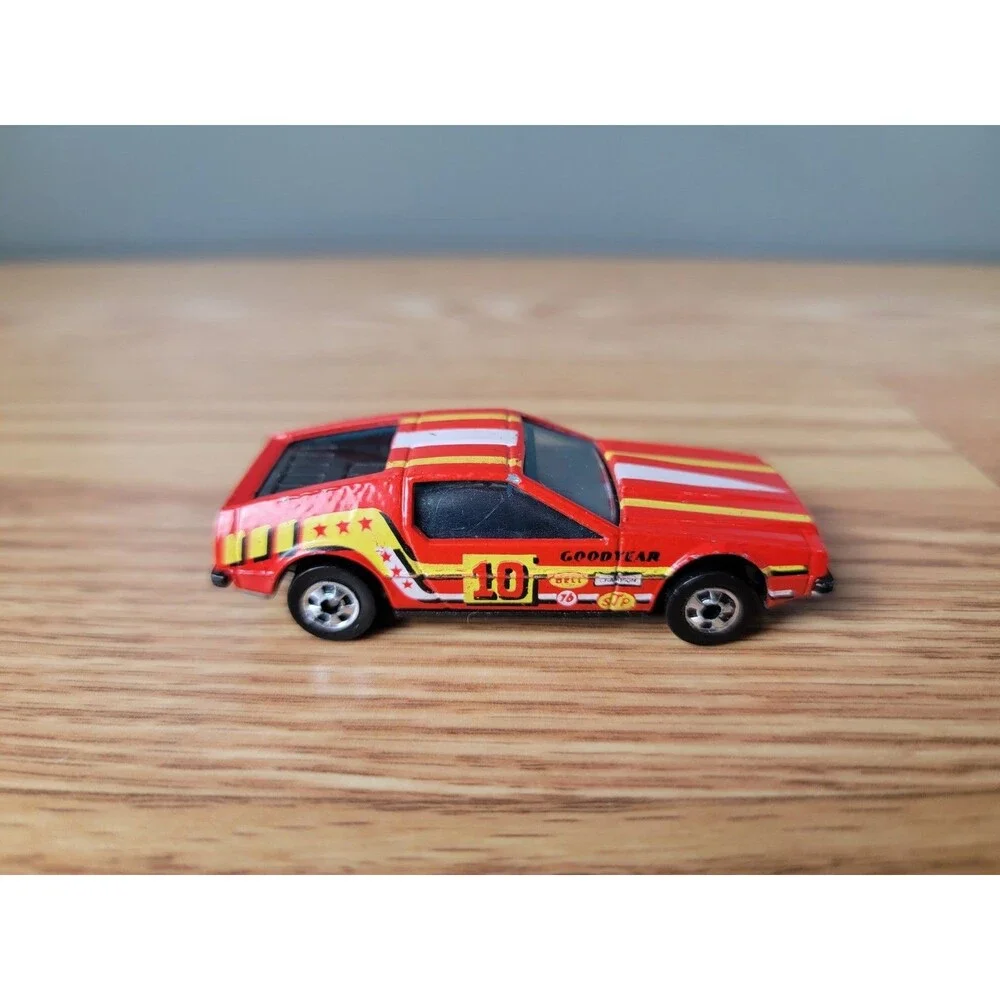 Vintage Hot Wheels Turismo Delorean Racer Diecast Scale Model Flying Colors BW